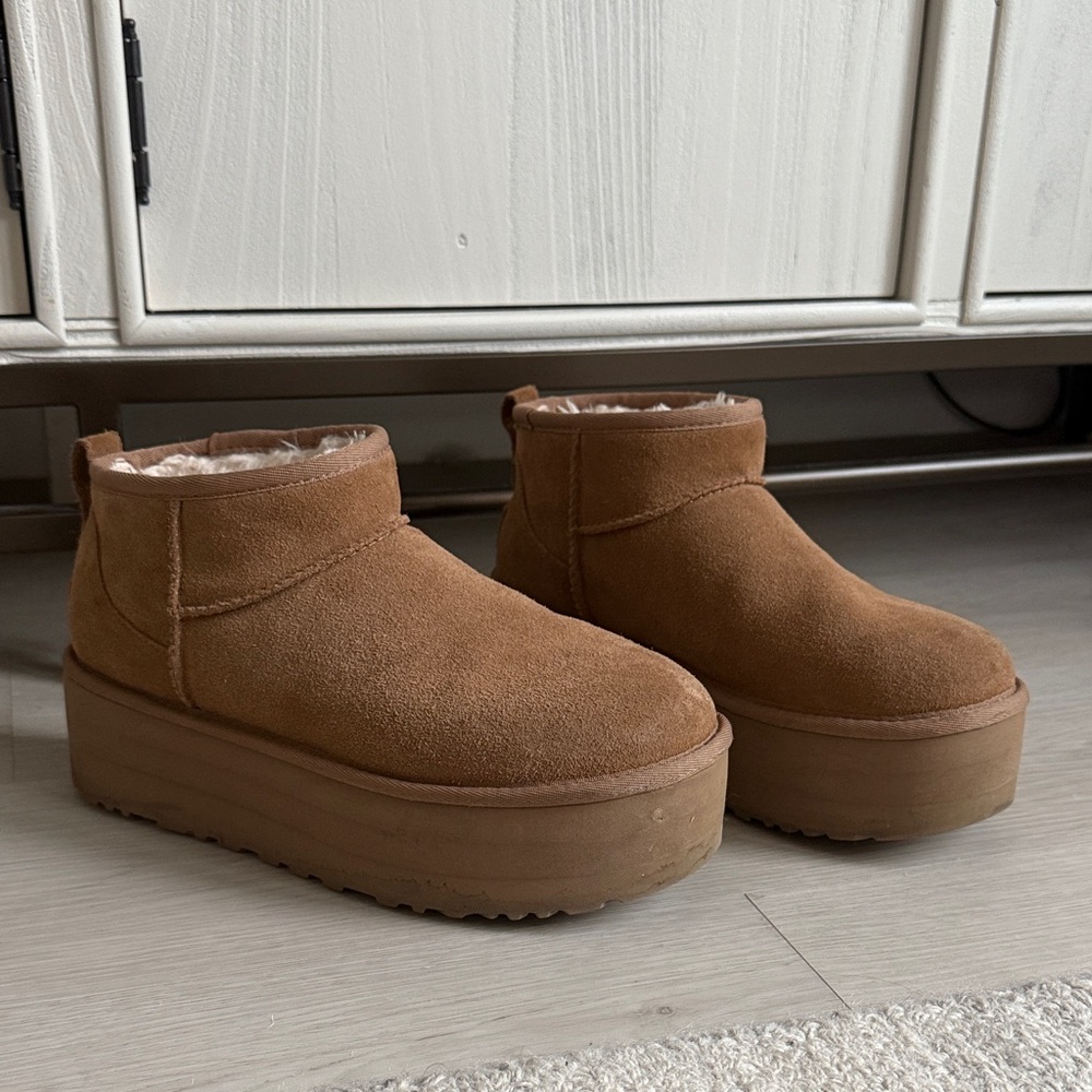 Classic Ultra Mini Platform Uggs